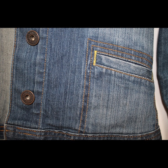 Classic jean jacket w/ pockets - Picture 4 of 5